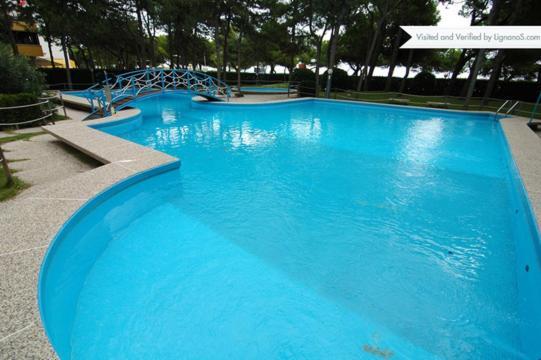 Residence Cristallo - Sabbiadoro 利尼亚诺萨比亚多罗 外观 照片