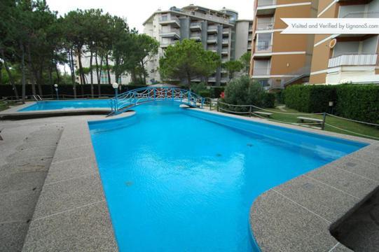 Residence Cristallo - Sabbiadoro 利尼亚诺萨比亚多罗 外观 照片